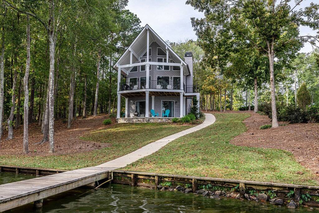 Cozy Cottage at Lake Oconee • Walk-Out Patio • Scenic Porch • Sleeps 8 in Lake Oconee