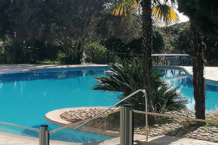 Gîte pour 6 personnes, avec piscine et jardin dans Golf et Tennis Club de Valescure