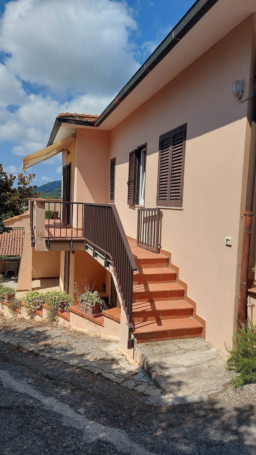 Appartement entier, Appartement 'Casa Vacanza Condominio La Magnolia' avec vue montagne, balcon et climatisation in Campo nell'Elba, Archipel toscan
