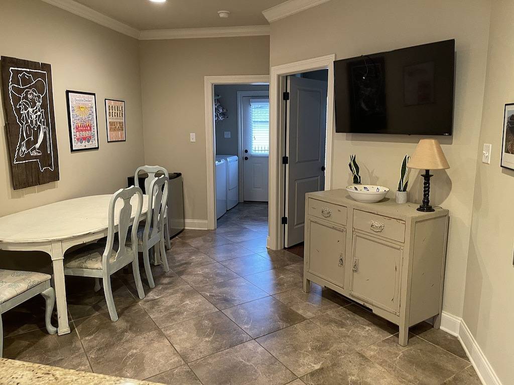 3 bdr & 3.5 baths condo off S. Lamar and minutes from The Square and Ole Miss! in Oxford (MS), Lafayette County