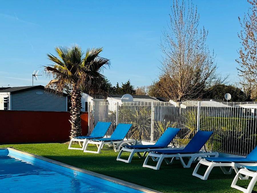 Camping Le Petit Bois - Mobilhome 4 personas - Mobil-home Standard 4 pers in Saint-Jean-de-Monts, Vandea
