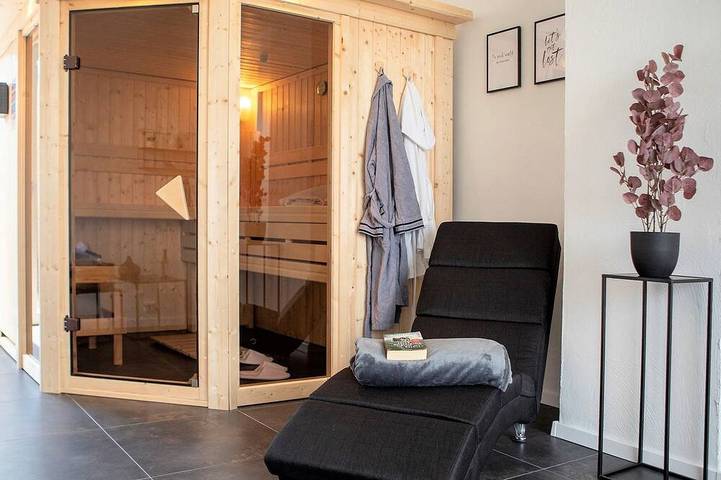 Ferienwohnung für 4 Personen, mit Garten und Sauna in Emmerich
