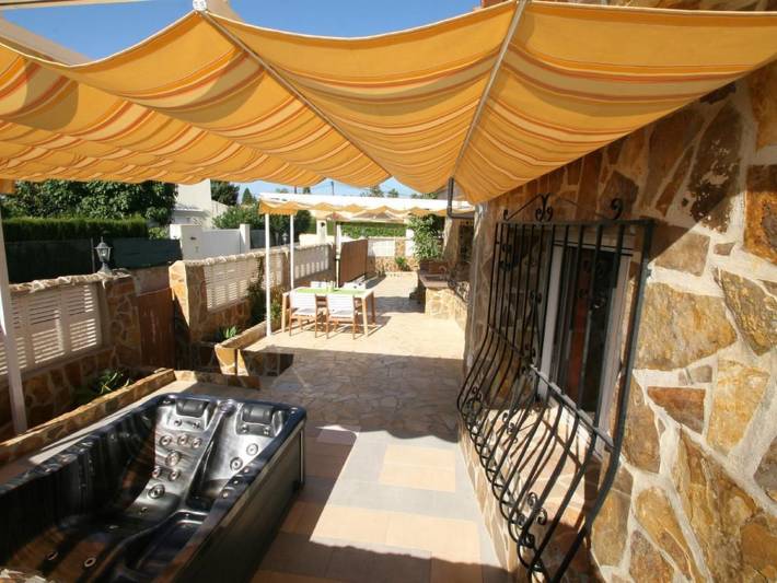 Chalet para 4 personas, con jardín además de piscina y jacuzzi en Marina Alta - 4