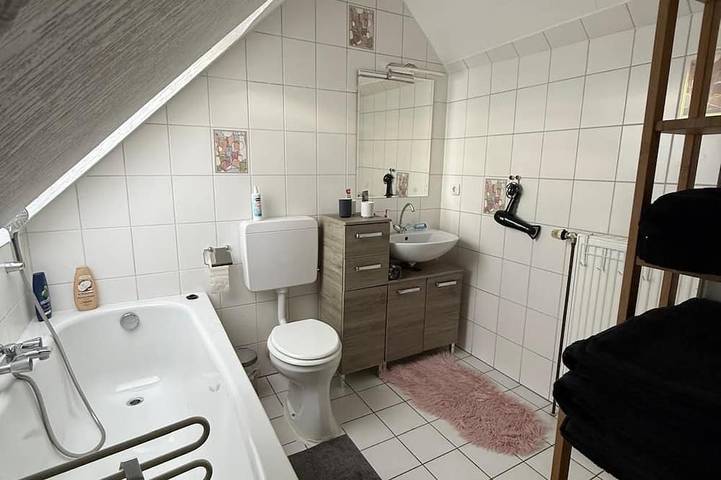 Ganze Wohnung, Gemütliche Stadtunterkunft mit Streetview 75 Zoll Tv in Düren, Kreis Düren