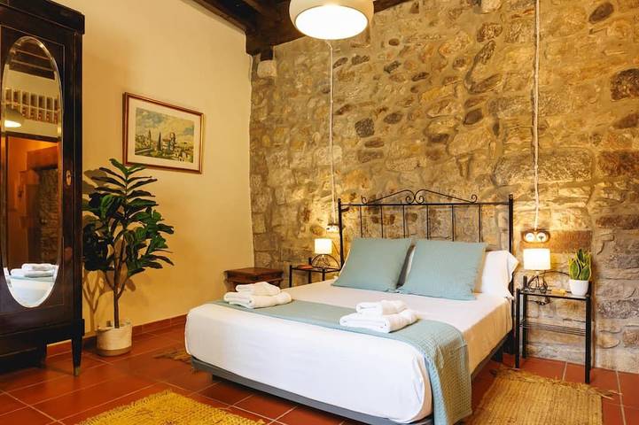 Apartamento entero, Bravissimo Girona 1593, Encanto medieval en el corazón de Girona in Gerona, Gironés
