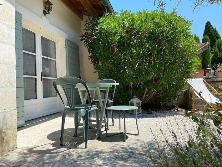 Location de vacances pour 2 personnes, avec piscine ainsi que jardin et vue à Saint-Rémy-de-Provence - 3