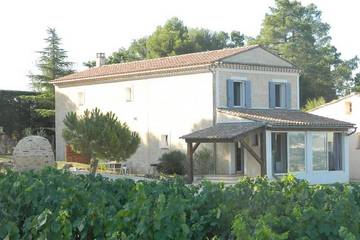 Gîte pour 4 personnes, avec balcon et jardin à Mormoiron