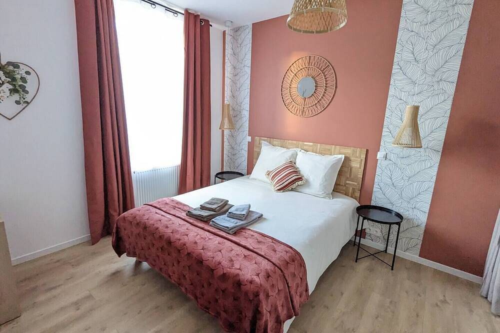 Apartamento entero, Air-conditioned and renovated one-bedroom apartment in the center of Soultz. Immediate access to the Alsace Wine Route 🍇. Between Colmar and Mulhouse. Fiber optic Wi-Fi, modern comforts for 1-3 people. The perfect base for exploring all of Alsace! in Soultz-Haut-Rhin, Parque natural regional de los Ballons des Vosges