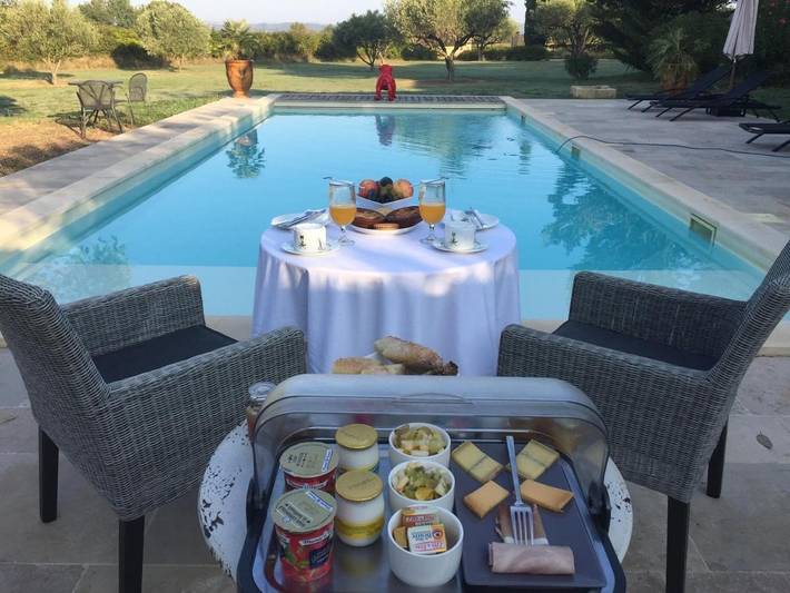 Location de vacances pour 2 personnes, avec jardin ainsi que piscine et jacuzzi à Blauzac - 2