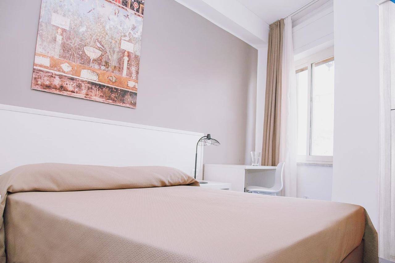 Triple Room with Private Bathroom in Pompeje, Park Narodowy Wezuwiusza