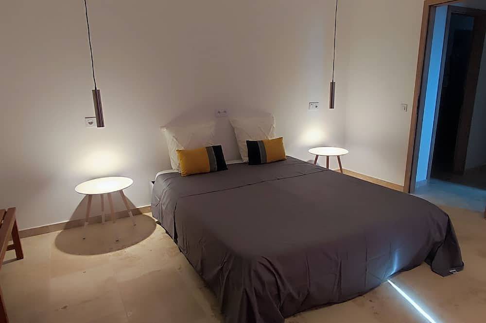 New \"between sea and river, modern villa with private swimming pool\". in Sainte-Lucie de Porto-Vecchio, Zonza