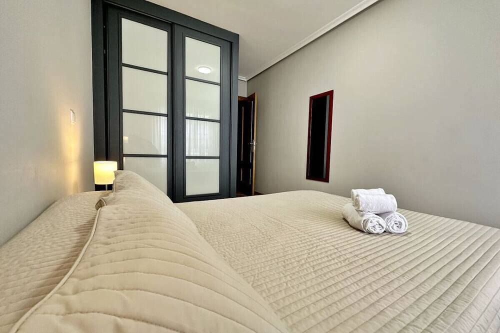 Entire apartment, Apto céntrico con garaje - Abad Paterno 3008 in Santoña, Cantabrian Coast