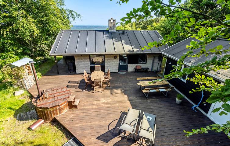 Ferienhaus für 6 Personen, mit Garten und Terrasse in Fur