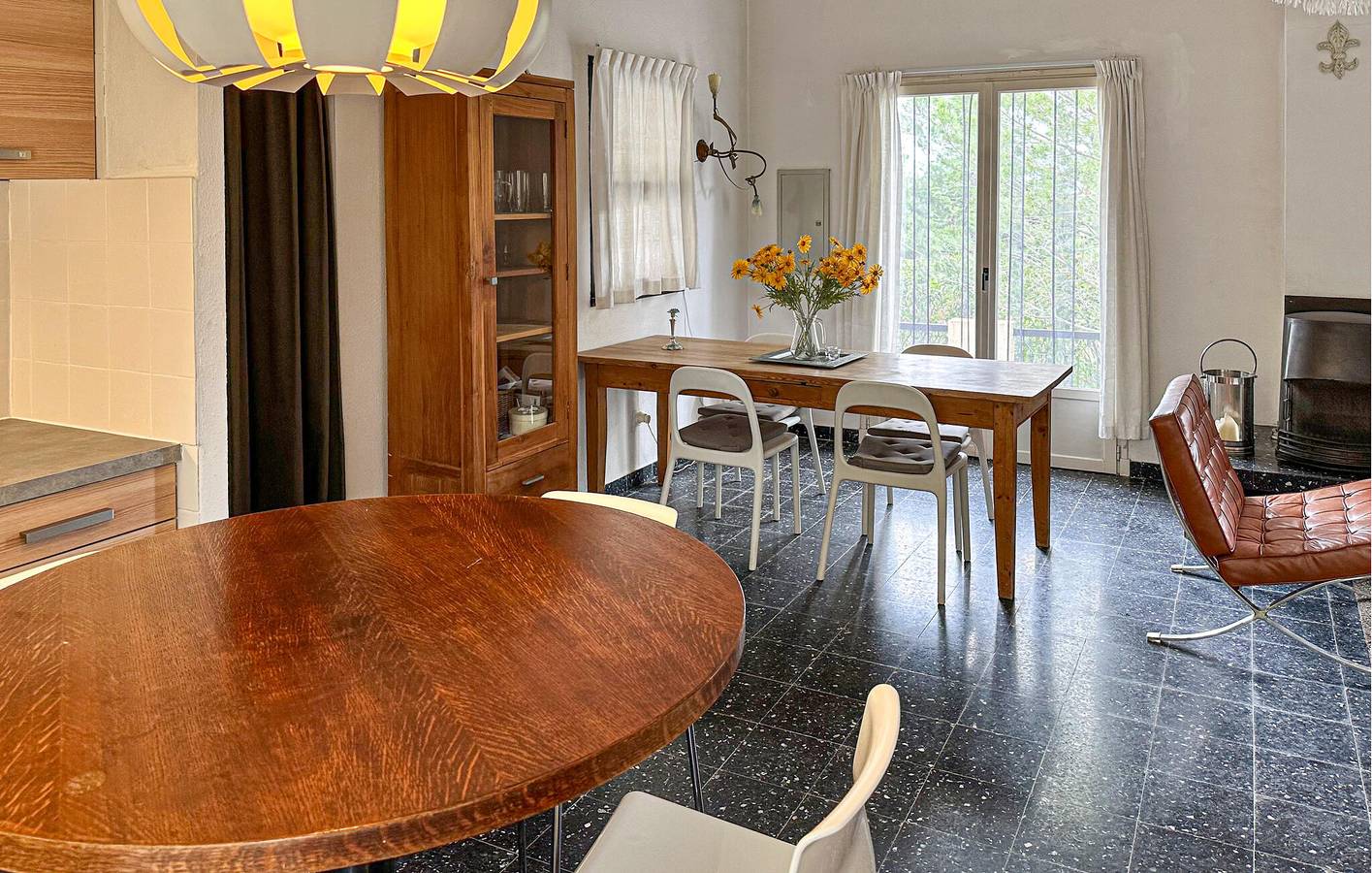 Appartement confortable de 2 chambres à coucher : Piscine, Parking & WiFi in Pouzols-Minervois, Côte méditerranéenne (France)
