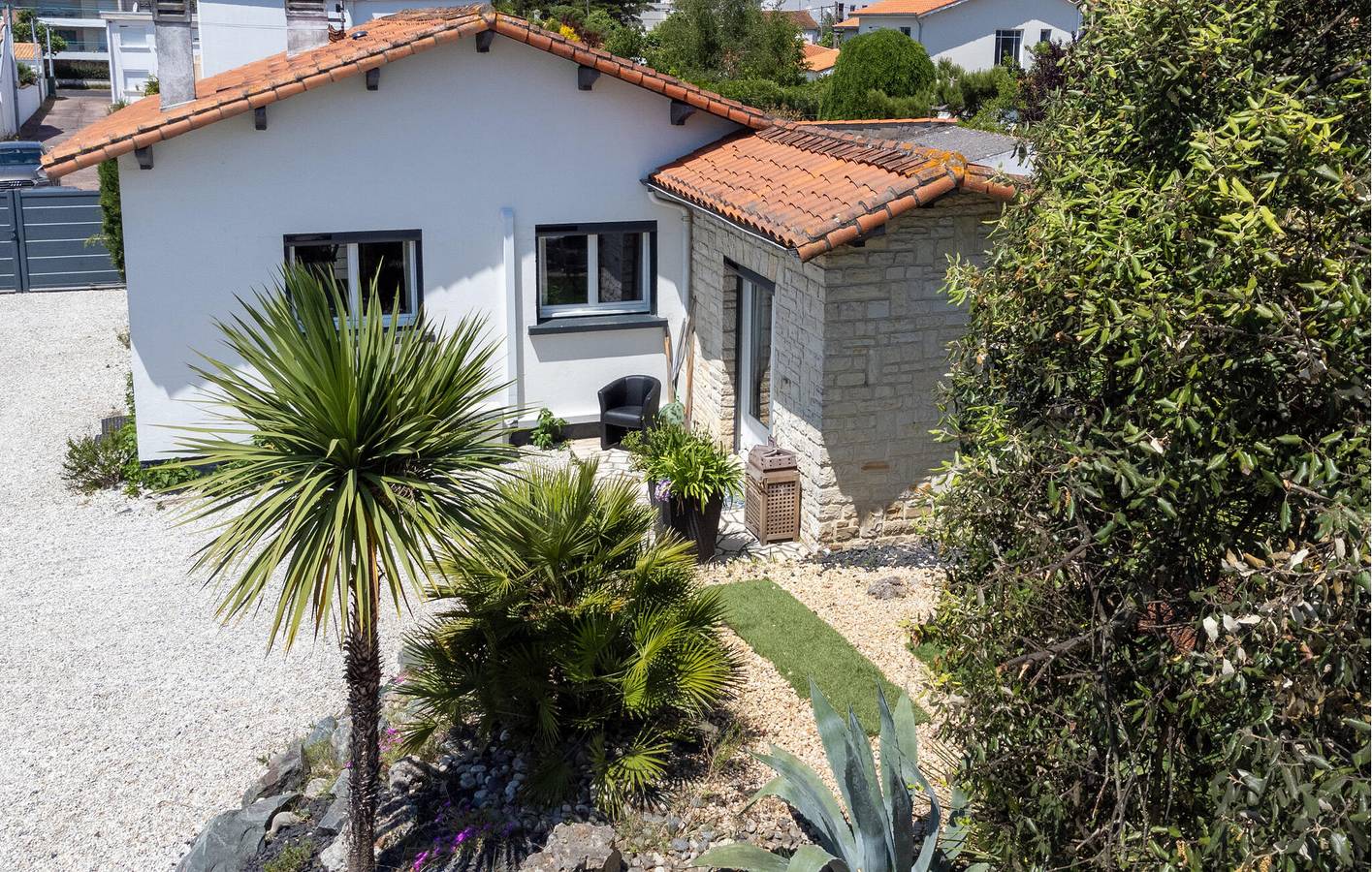 Modernes Apartment mit Pool, Garten & WiFi - 2,5km zum Plage du Chay in Royan, Côte de Beauté