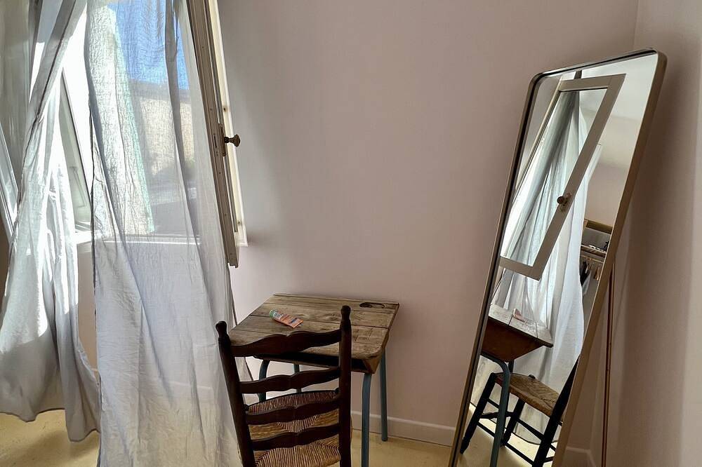 Off2goult | Enchanting Comfortable House in the Heart of the Village | Provence in Goult, Parc naturel régional du Luberon