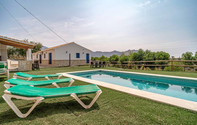 Encantador apartamento de 2 dormitorios con piscina, WiFi y parking en Árchez in Canillas de Albaida, Provincia de Málaga