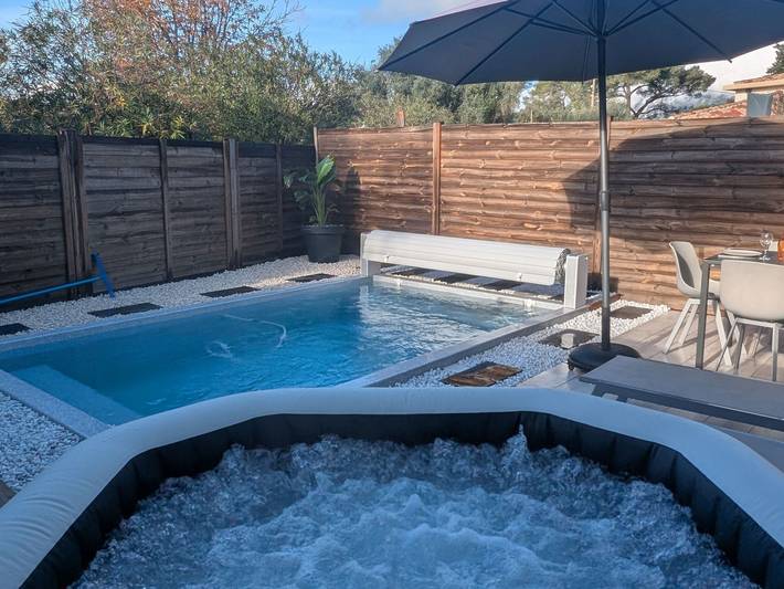 Gîte pour 2 personnes, avec terrasse à Roquefort-les-Pins - 2