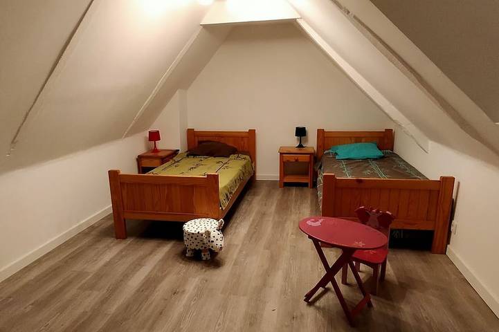 Location de vacances pour 4 personnes, avec terrasse et jardin à Querrien - 4