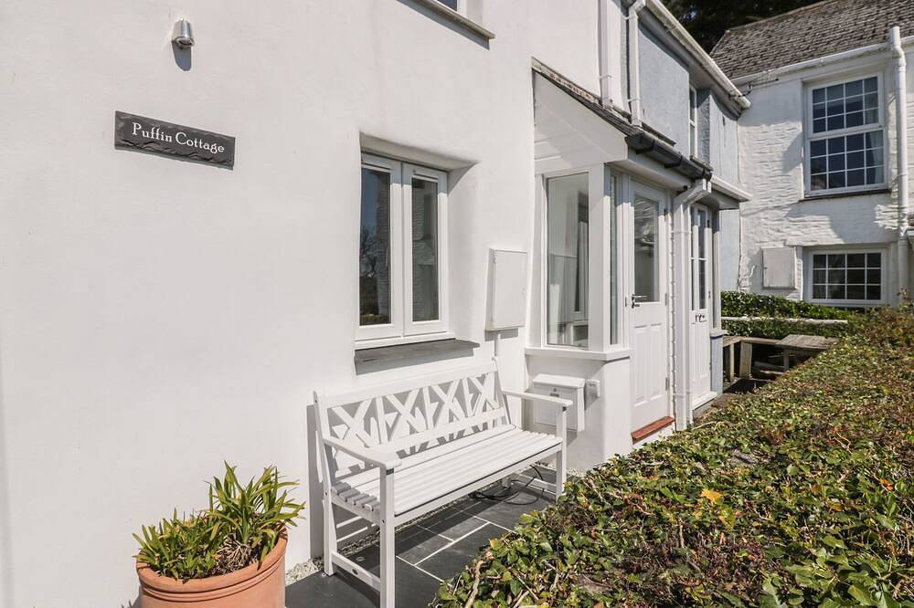Puffin Cottage, country holiday cottage, with open fire in St Mawes in St Mawes, Cornwall