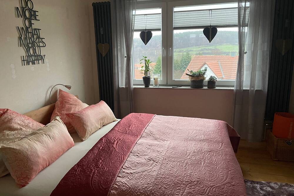 Ganze Wohnung, Ai Gästekarte inkl, Neue,sehr gemütliche Fewo komfortabel 1A Hygienekonzept, in Leinatal, Rennsteig