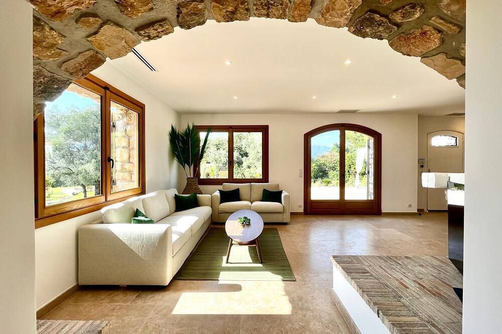Valbonne Villa with fantastic view and large swimming pool in Valbonne, Cannes region