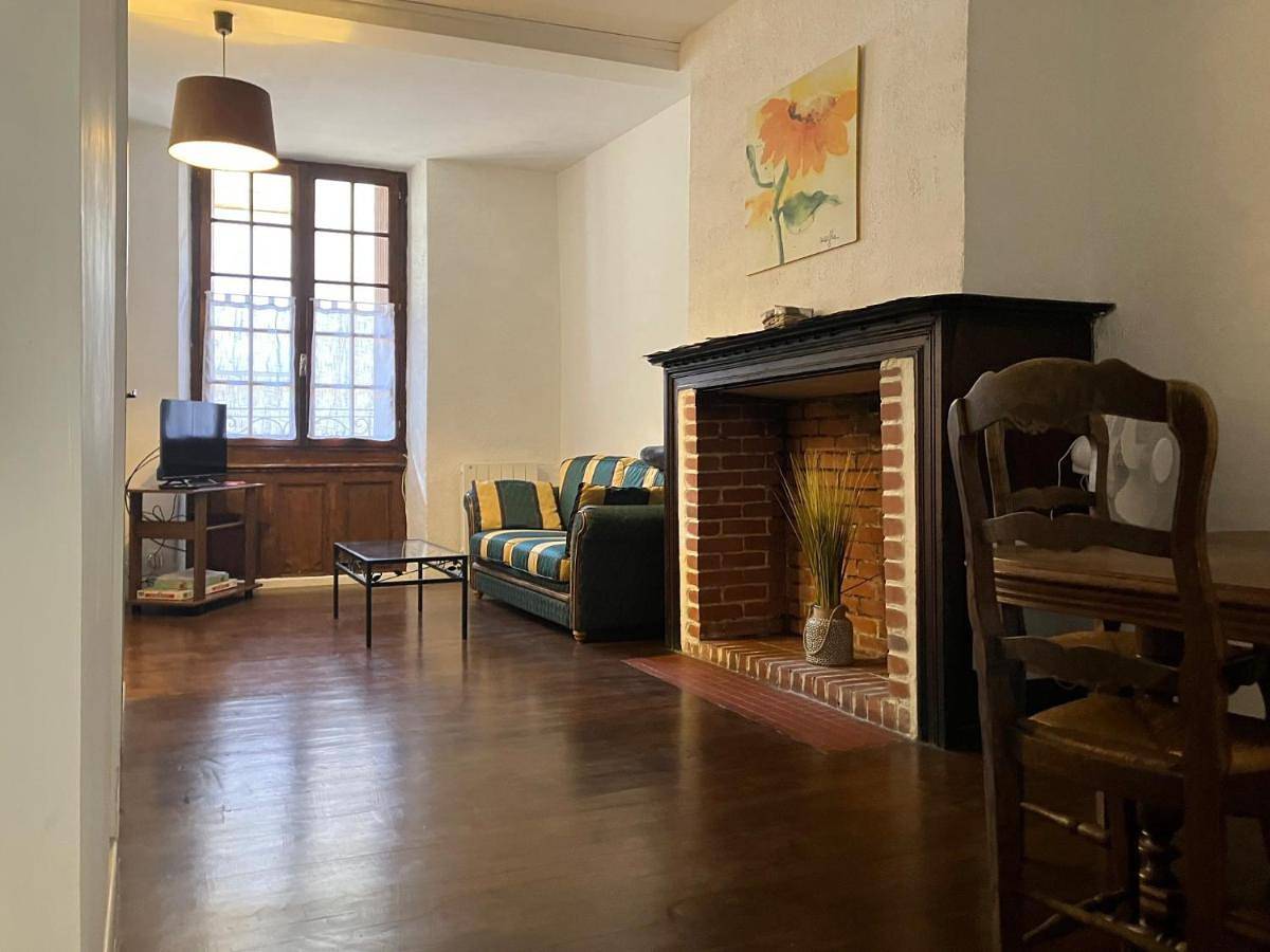 Appartement entier, Apartment Centre Historic in Marvejols, Région de Mende