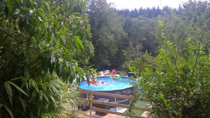 Maison d’hôte pour 2 personnes, avec piscine ainsi que vue et jardin dans Allier