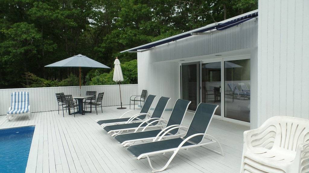 Large Room w use of pool/tennis in Spacious home in North Sea (NY), Hamptons