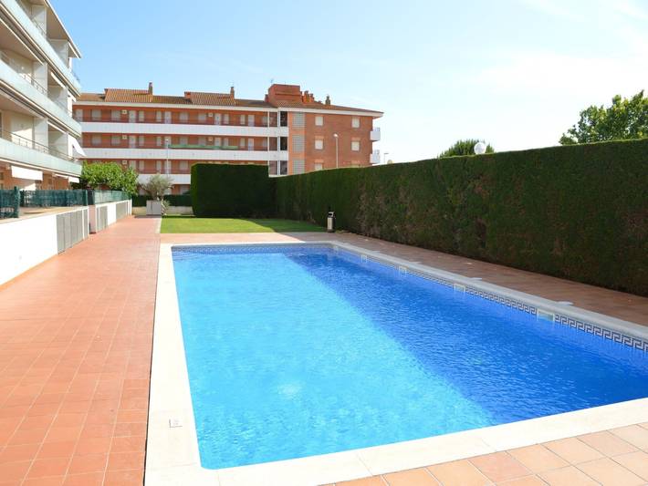 Apartamento entero, 'Miami Ii 112 - Apartamento central' cerca de la playa con piscina compartida in L' Estartit, Estartit