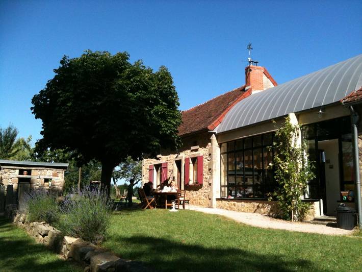 Gîte pour 8 personnes, avec terrasse et jardin, animaux acceptés à Beaune-d'Allier