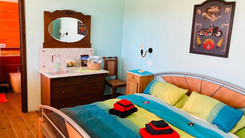 Location de vacances pour 3 personnes, avec jardin ainsi que terrasse et vue à Fluminimaggiore - 3