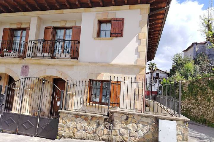 Gîte pour 10 personnes à Lesaka