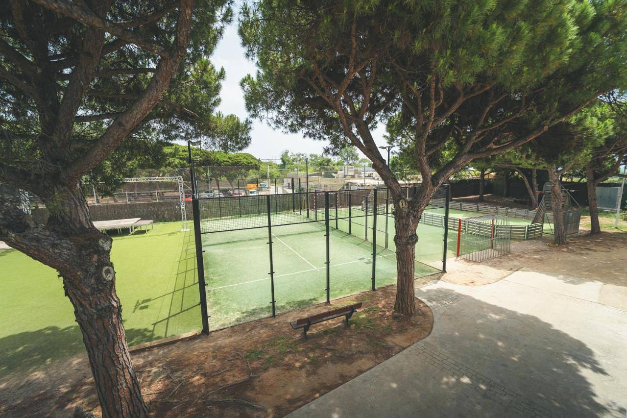 Tres Estrellas Barcelona by Holacamp in Platja de Gavà (Gavà), Gavà