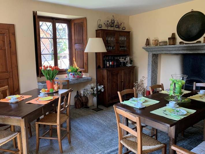 Gästehaus für 2 Personen, mit Balkon und Garten sowie Ausblick in Maggia