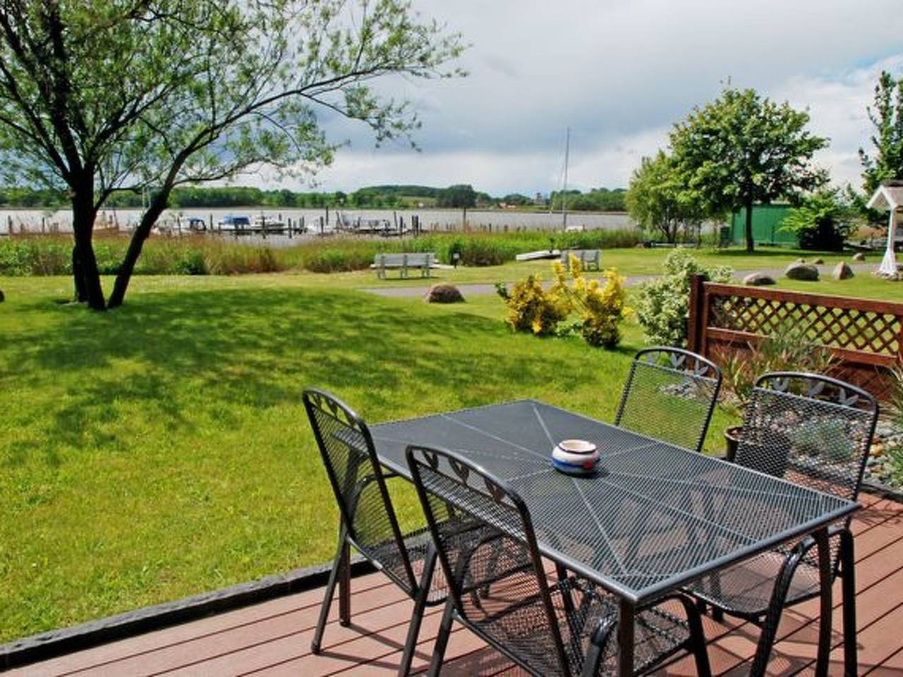 Ganze Wohnung, Ferienbungalow mit Terrasse und Seeblick in Sellin in Selliner See, Sellin
