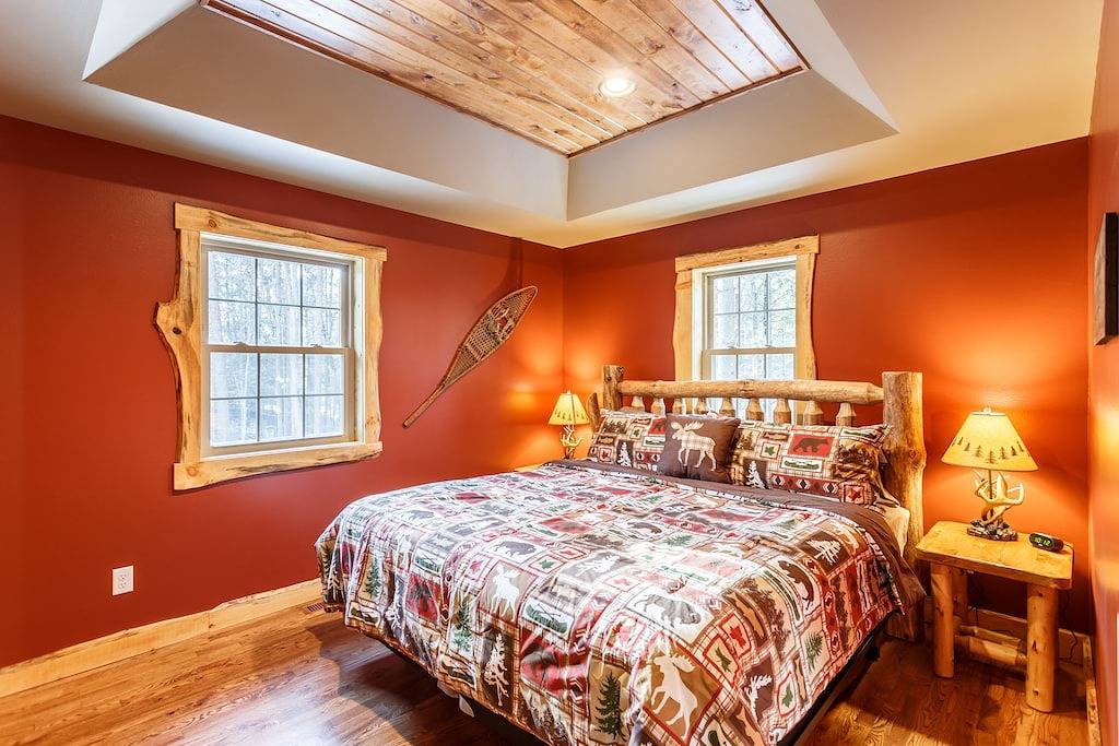 *** Die wunderschöne Whitetail Ridge-Luxus 5Br-Hütte, nur wenige Minuten von der Innenstadt entfernt *** in Adams County (WI)