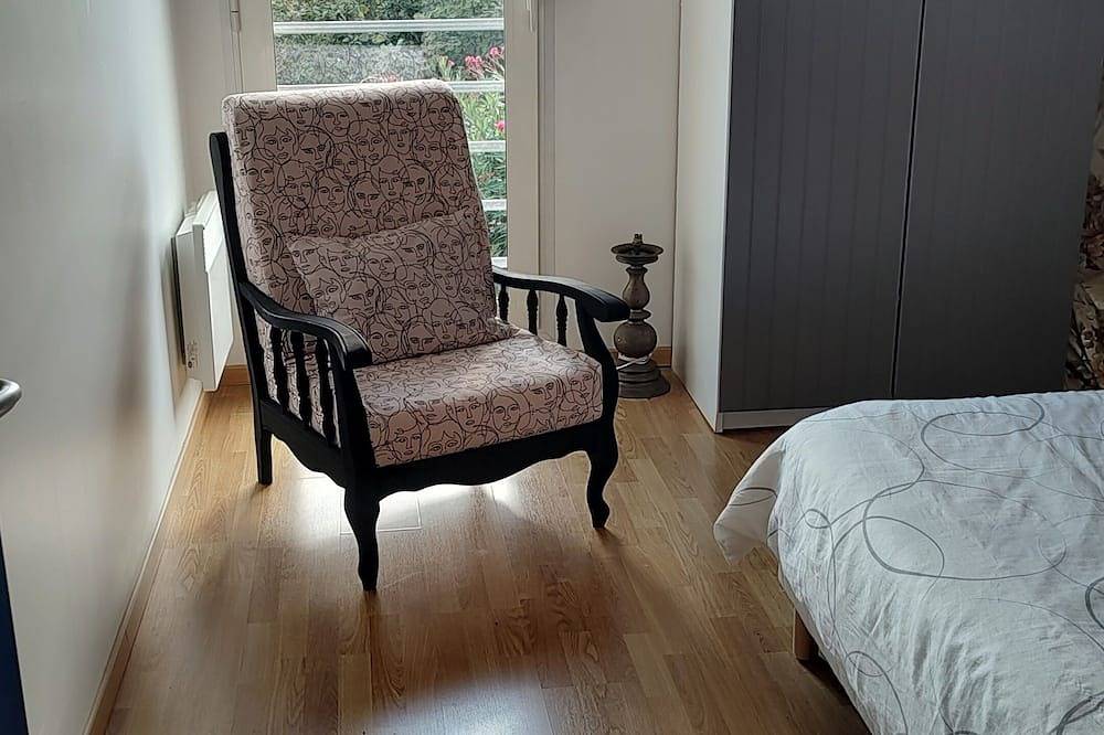 Ganze Wohnung, Large bright apartment - ideally located Bordeaux near train station in Bordeaux, Bordeaux und Umgebung