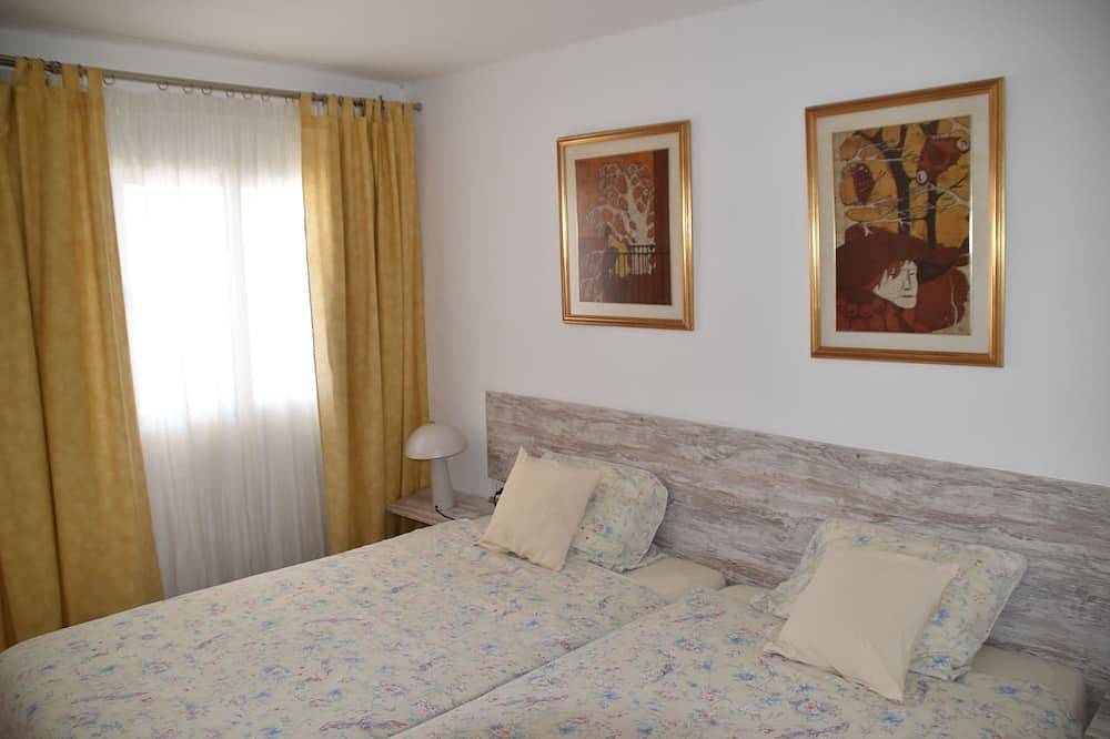 Ganze Wohnung, Ruhige Ferienwohnung mit herrlichem Atlantikblick in Playa de los Roques, Los Realejos
