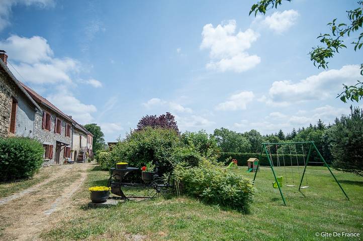 Gîte pour 6 personnes, avec Terrasse ainsi que Jardin et Vue
