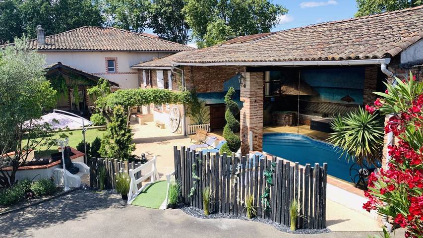 Chambre d’hôte pour 3 personnes, avec jacuzzi ainsi que piscine et jardin