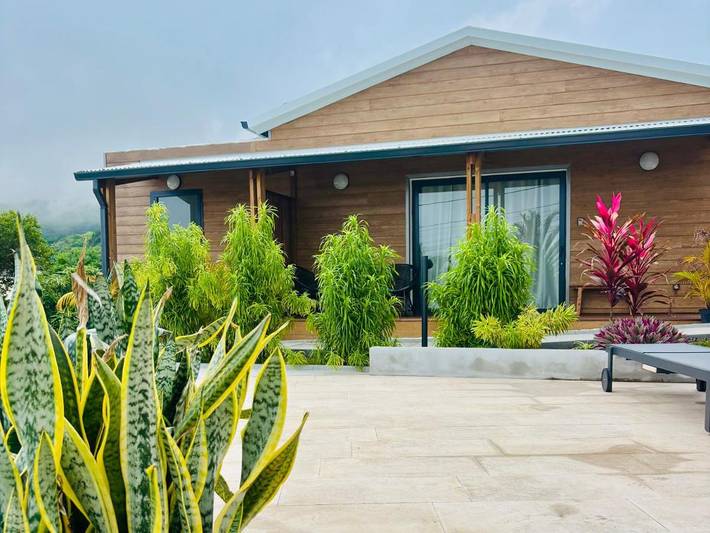 Chalet pour 4 personnes, avec vue ainsi que piscine et jardin