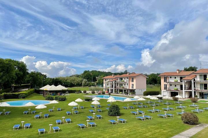 Holiday rental for 6 people, with Balcony and Garden as well as Pool in Garda
