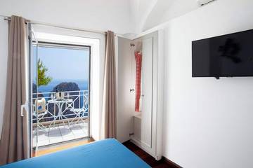 Villa for 4 People in Capri, Tyrrhenian Coast Campania, Photo 2