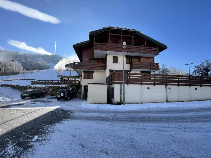 Chalet pour 4 personnes, avec piscine et balcon à Flumet