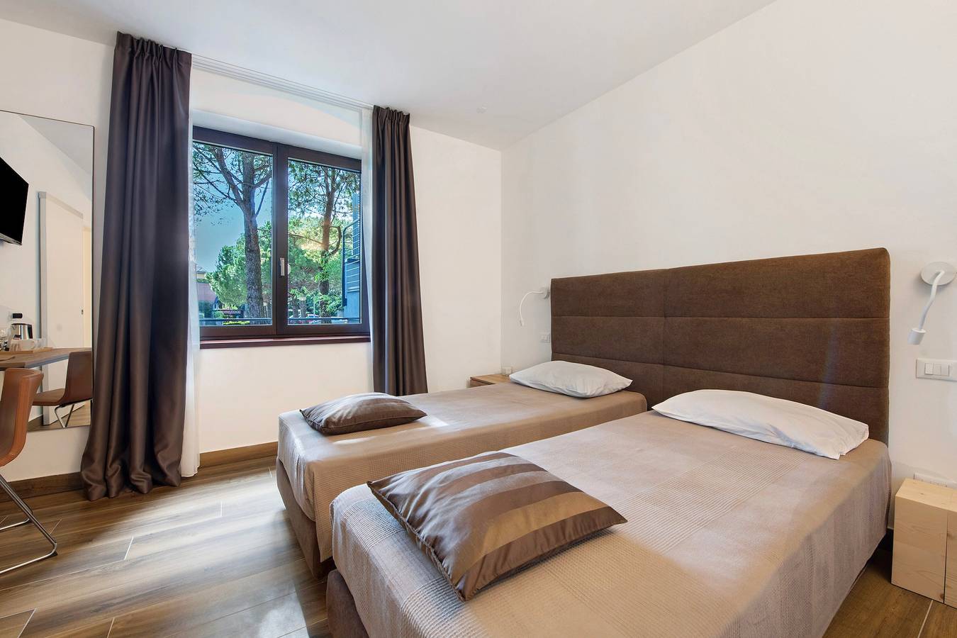 Zimmer 'Insula Felix Matrimoniale 2' mit gemeinsamer Terrasse, Wi-Fi und Klimaanlage in Moniga del Garda, Gardasee-Berge