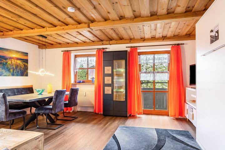 Ganze Wohnung, Gemütliche Ferienwohnung mit Pool, Sauna und Wlan in Hauzenberg, Passauer Land