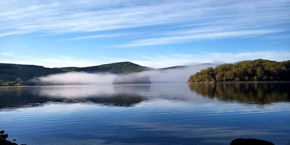 Location de vacances pour 4 personnes, avec Terrasse ainsi que Jardin et Vue à Nages