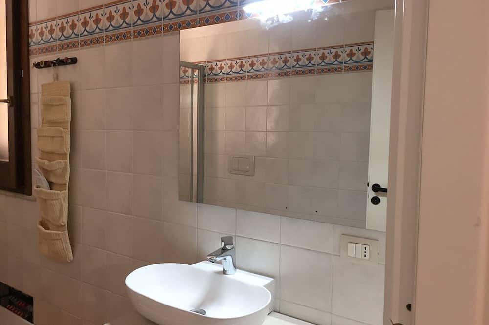 Delightful apartment in the center but 15 minutes from the sea in Favignana City, Favignana