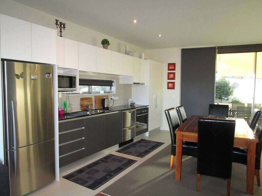 Ganze Wohnung, Das zentrale Apartment mit Flussblick bietet Bettwäsche und Wlan in Taupo, Taupo District